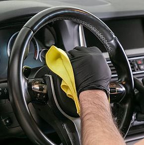 Fahrzeugaufberietung Bild .jpg